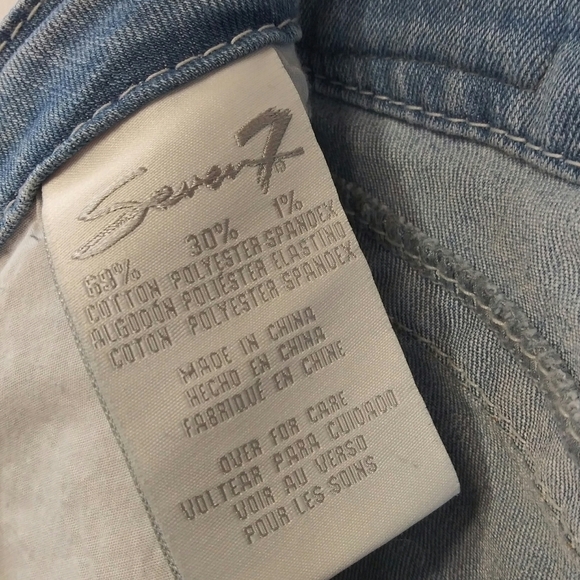 Seven7  Blue Light Wash Whiskering Mid Rise Zip Up Cuffed Hem Denim Jean Shorts - Picture 10 of 11